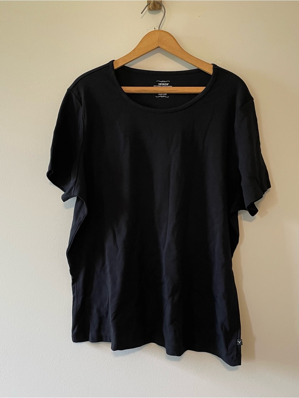 Venezia Black T-Shirt Short Sleeve Size 18/20 NWT Basic Capsule Staple 3X
